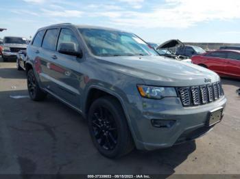  Salvage Jeep Grand Cherokee