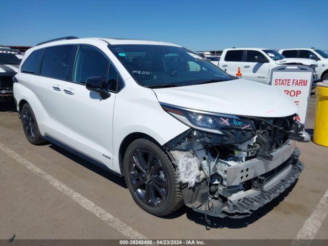  Salvage Toyota Sienna