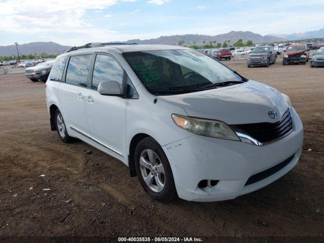  Salvage Toyota Sienna