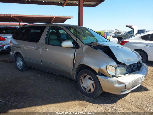  Salvage Toyota Sienna