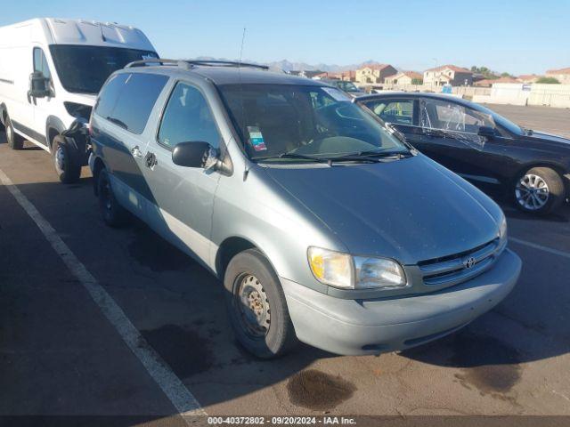  Salvage Toyota Sienna