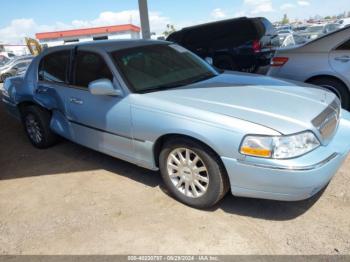  Salvage Lincoln Towncar