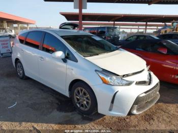  Salvage Toyota Prius v