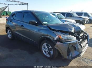  Salvage Nissan Kicks