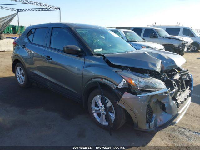  Salvage Nissan Kicks