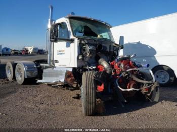  Salvage Peterbilt 567