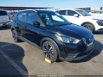  Salvage Nissan Kicks