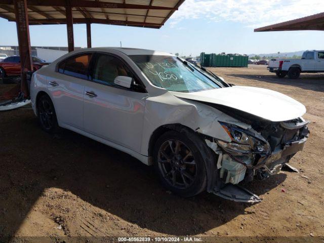  Salvage Nissan Maxima