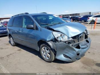  Salvage Toyota Sienna