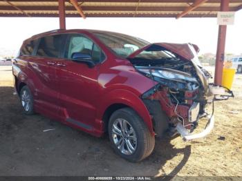  Salvage Toyota Sienna