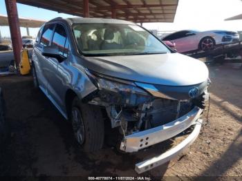  Salvage Toyota Sienna