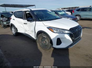  Salvage Nissan Kicks