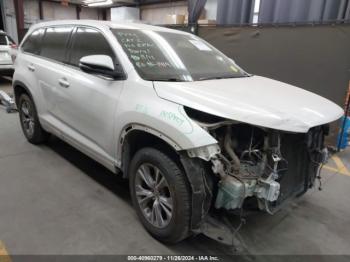  Salvage Toyota Highlander