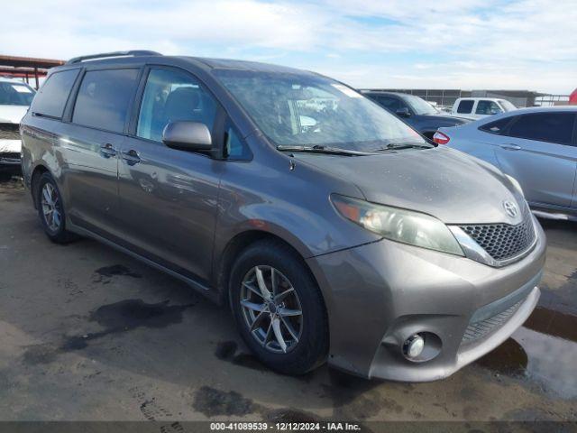  Salvage Toyota Sienna