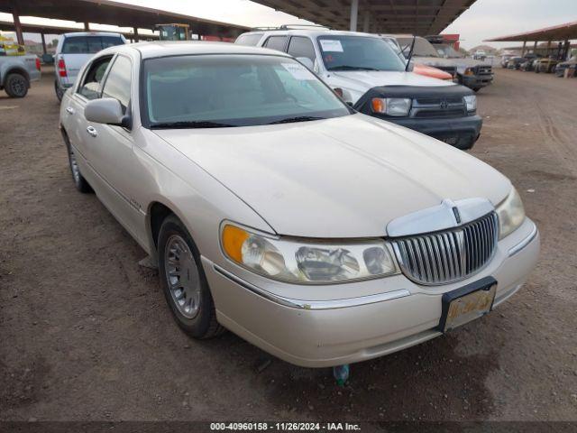  Salvage Lincoln Towncar