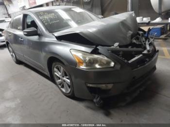  Salvage Nissan Altima