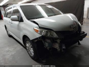  Salvage Toyota Sienna