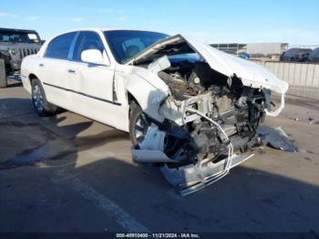  Salvage Lincoln Towncar