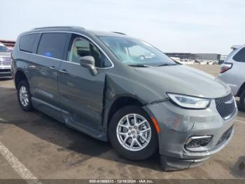  Salvage Chrysler Pacifica