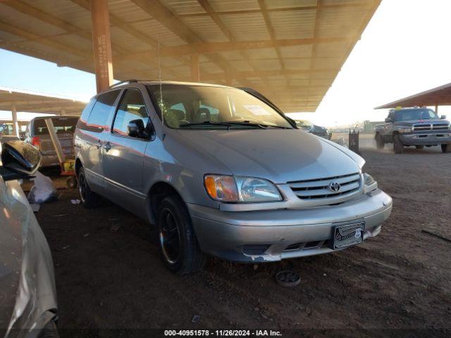  Salvage Toyota Sienna