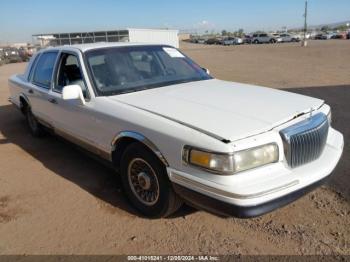  Salvage Lincoln Towncar