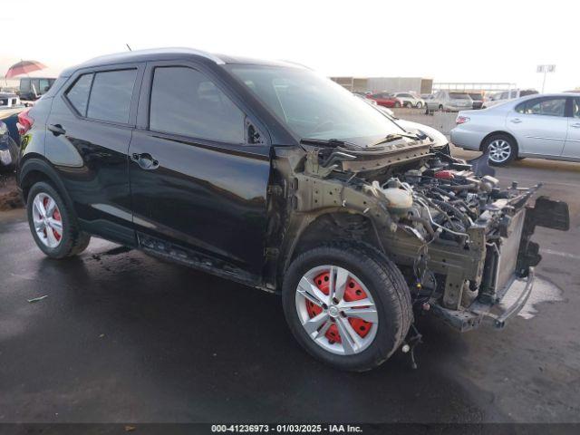  Salvage Nissan Kicks