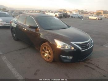  Salvage Nissan Altima