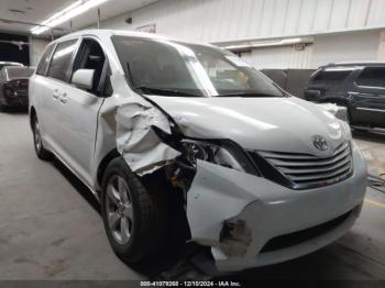  Salvage Toyota Sienna