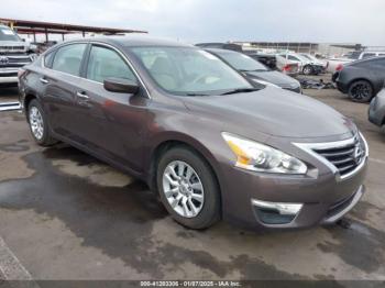  Salvage Nissan Altima