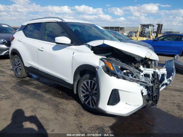  Salvage Nissan Kicks