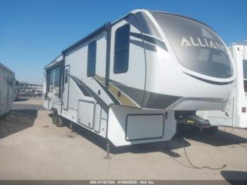  Salvage 5th Wheel Paradigm