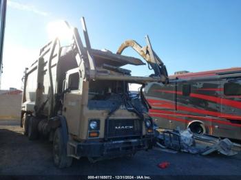  Salvage Mack Mr688s