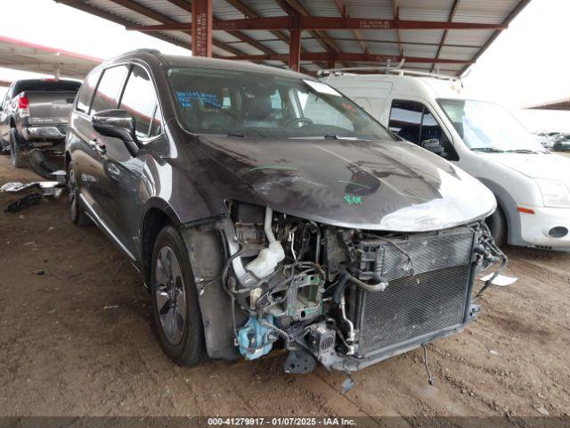  Salvage Chrysler Pacifica