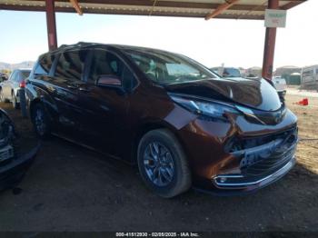  Salvage Toyota Sienna