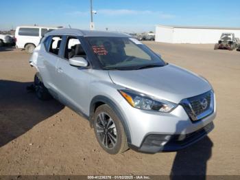  Salvage Nissan Kicks