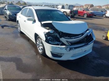  Salvage Nissan Altima