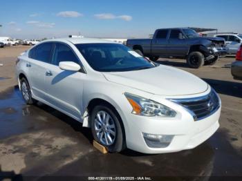  Salvage Nissan Altima