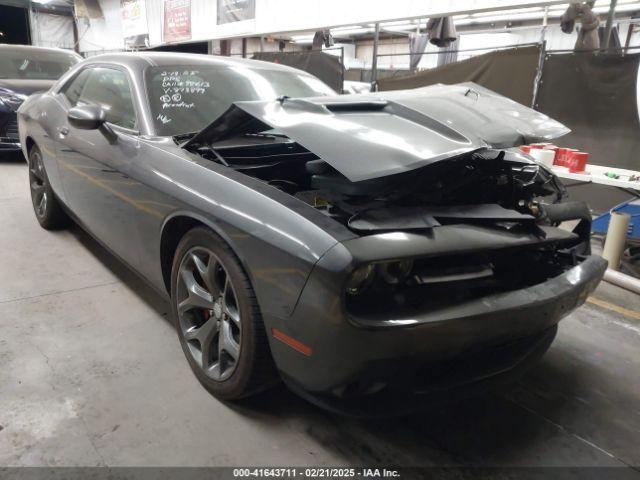  Salvage Dodge Challenger