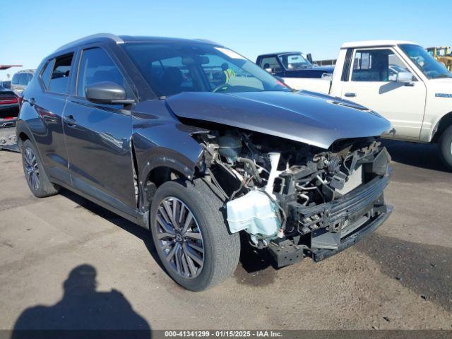  Salvage Nissan Kicks