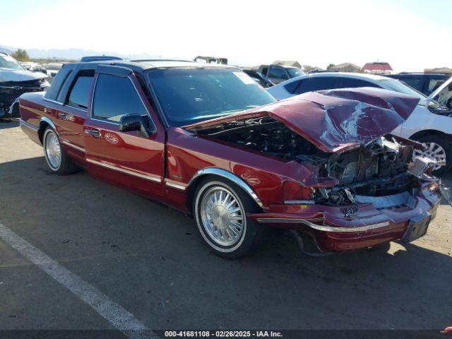  Salvage Lincoln Towncar