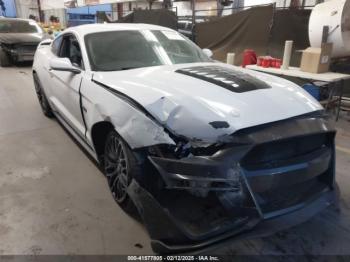  Salvage Ford Mustang