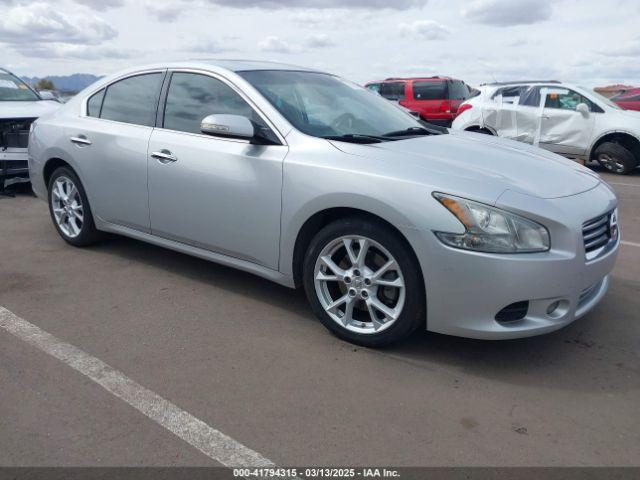  Salvage Nissan Maxima