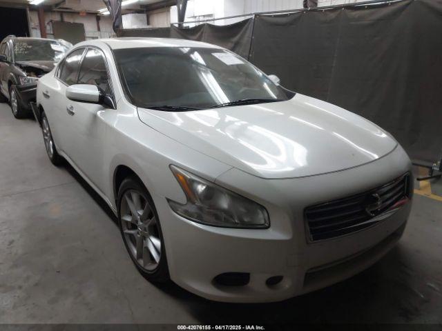  Salvage Nissan Maxima
