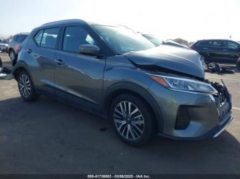  Salvage Nissan Kicks