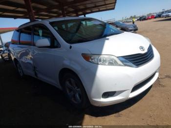 Salvage Toyota Sienna