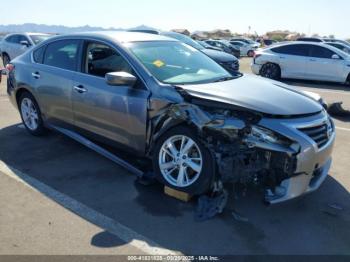  Salvage Nissan Altima