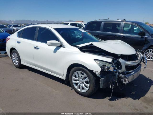  Salvage Nissan Altima