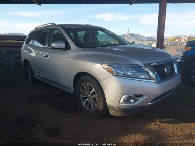  Salvage Nissan Pathfinder