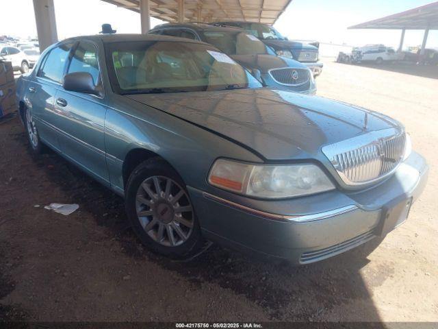  Salvage Lincoln Towncar