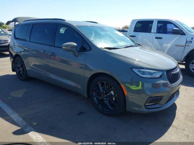  Salvage Chrysler Pacifica